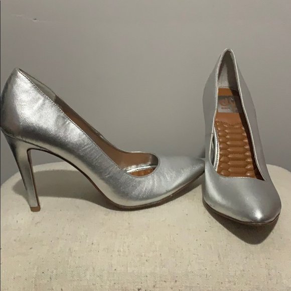 Silver Dolce Vita Pumps Silver EUC - Picture 2 of 4
